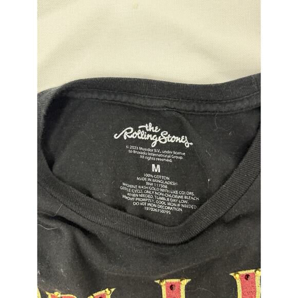 Authentic rolling stones black tee w rhinestones - Picture 4 of 12